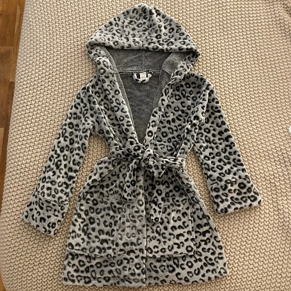 PINK Robe - Picture 2 of 2